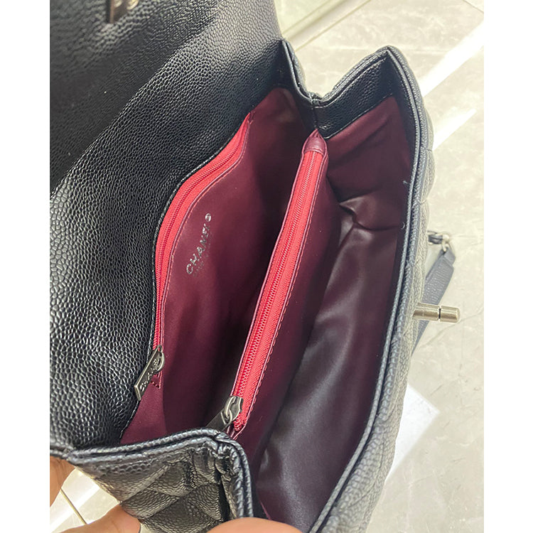 1E036BDE Stylish leather bag