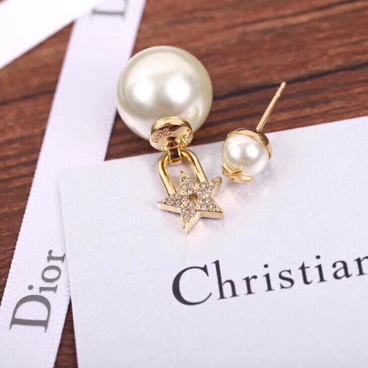 1YD220EDE Stylish Earrings