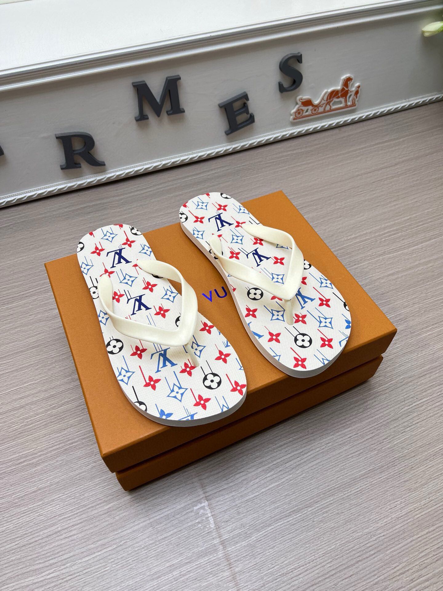 54E55ZDE Stylish slippers