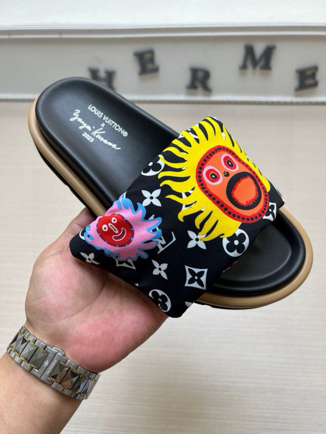 5QE11ZDE Stylish Slippers
