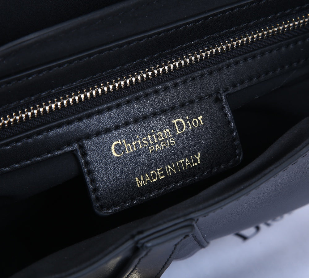 5D11BDE Stylish leather bag