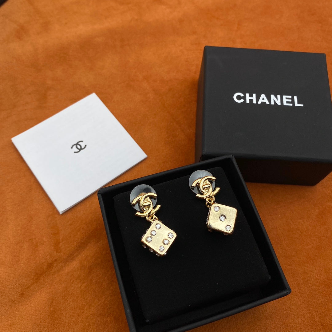 1YC1EDE Stylish Earrings