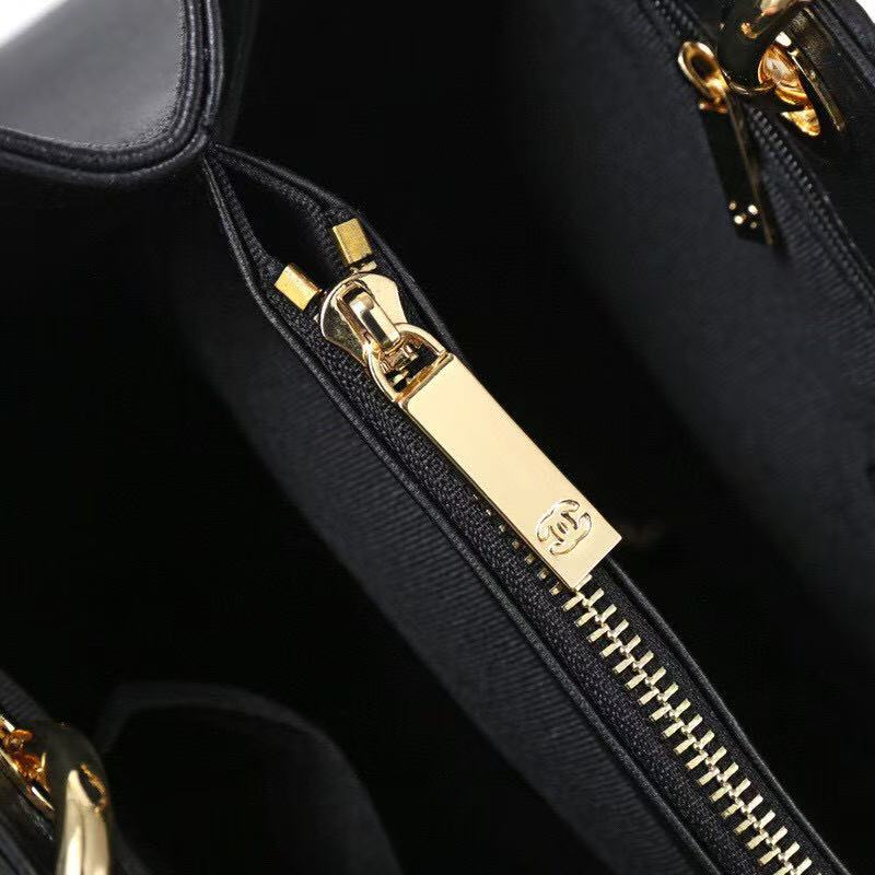 175XC1BDE Stylish leather bag