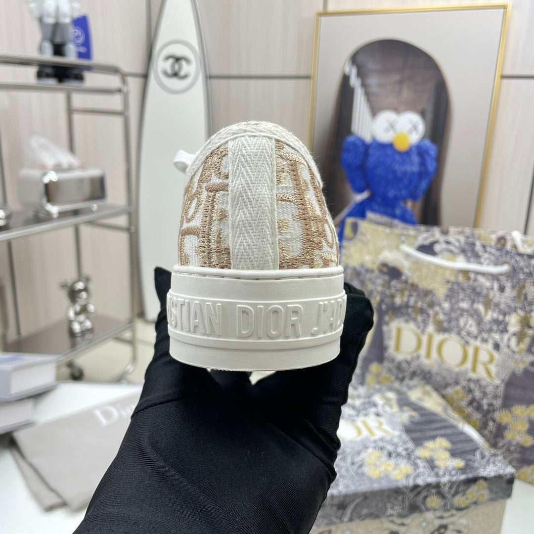 1XD65ZDE Stylish shoes