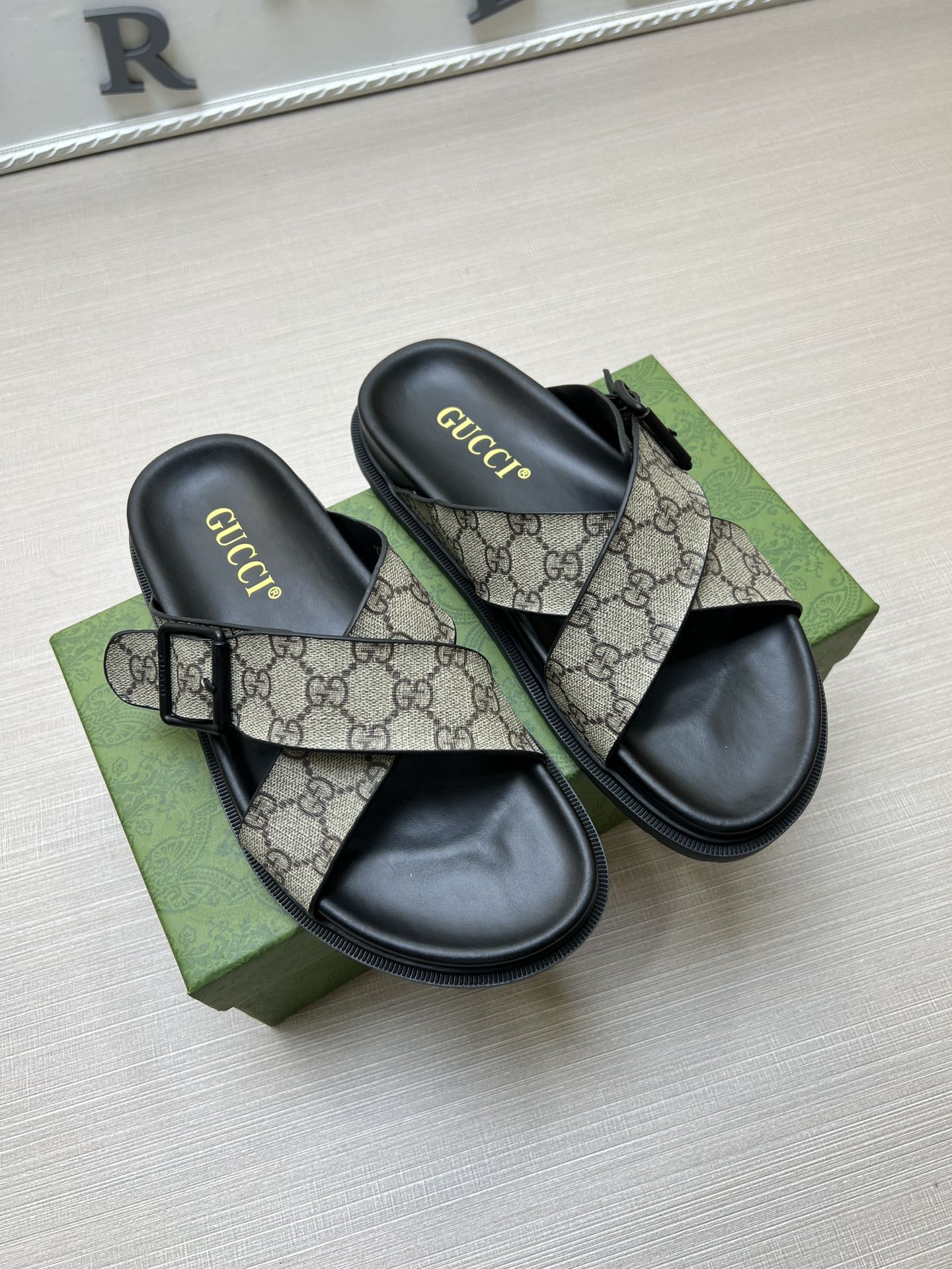 54B90ZDE Stylish slippers