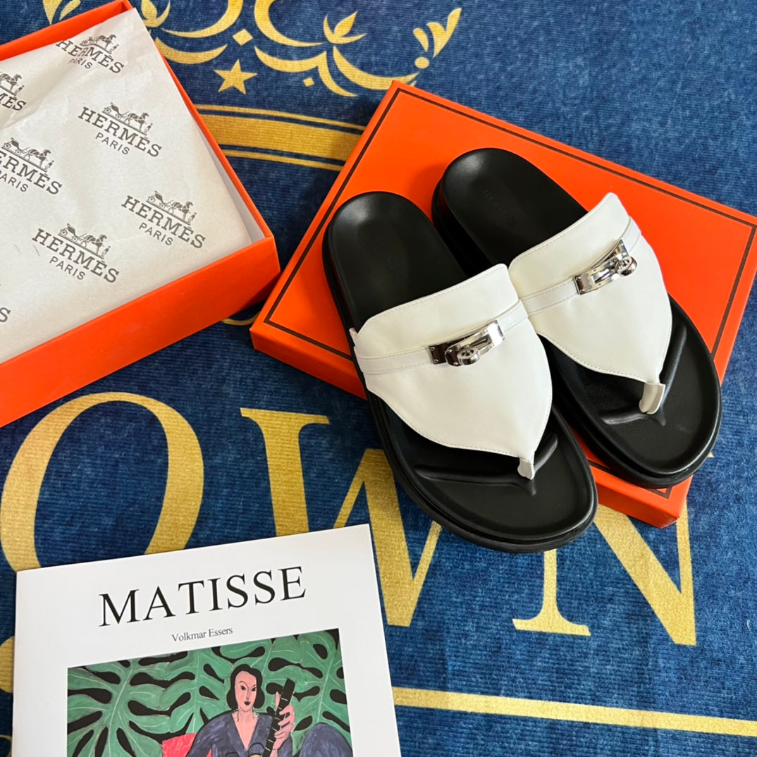 14H3ZDE Stylish Slippers
