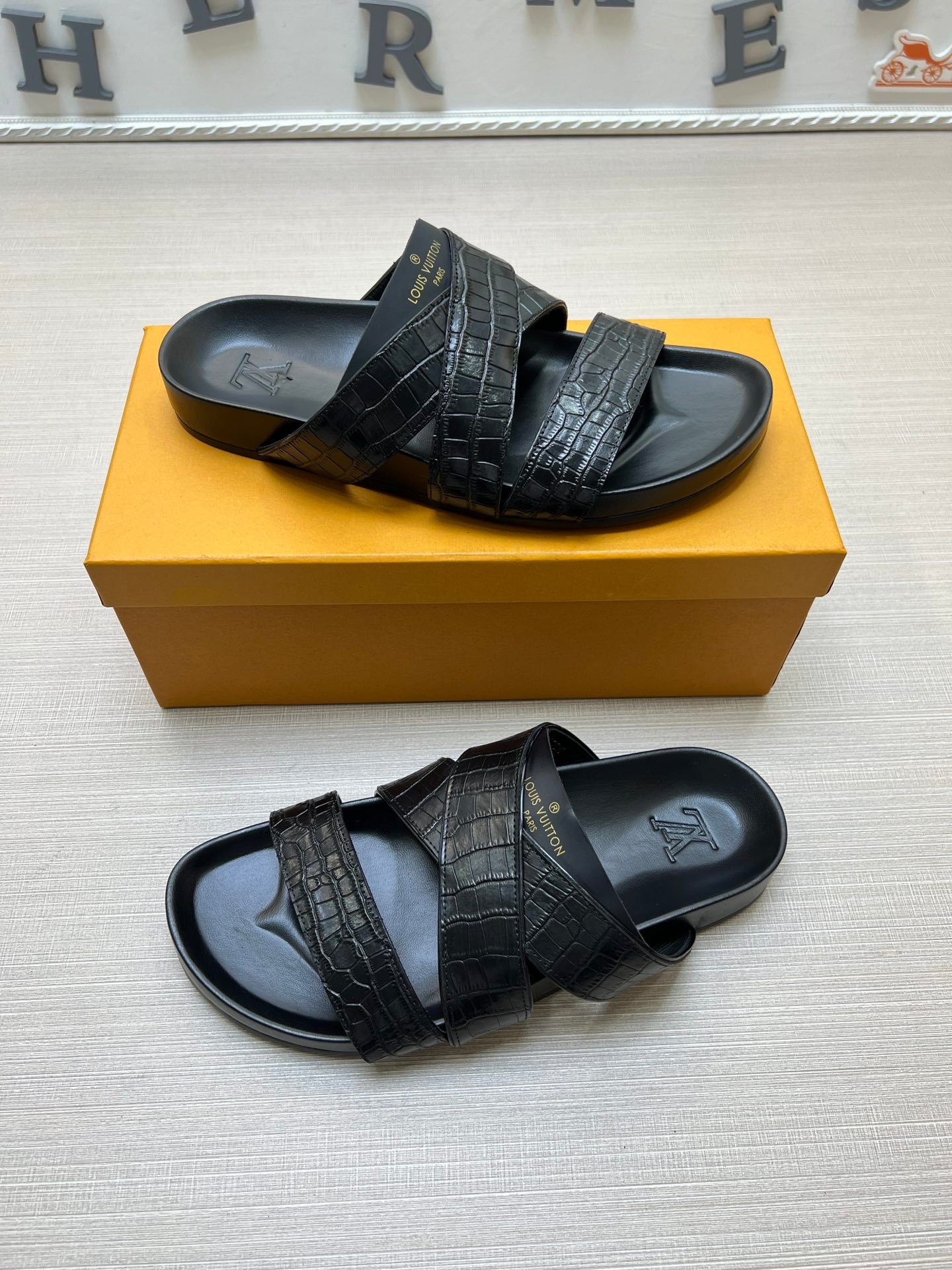 54E89ZDE Stylish slippers