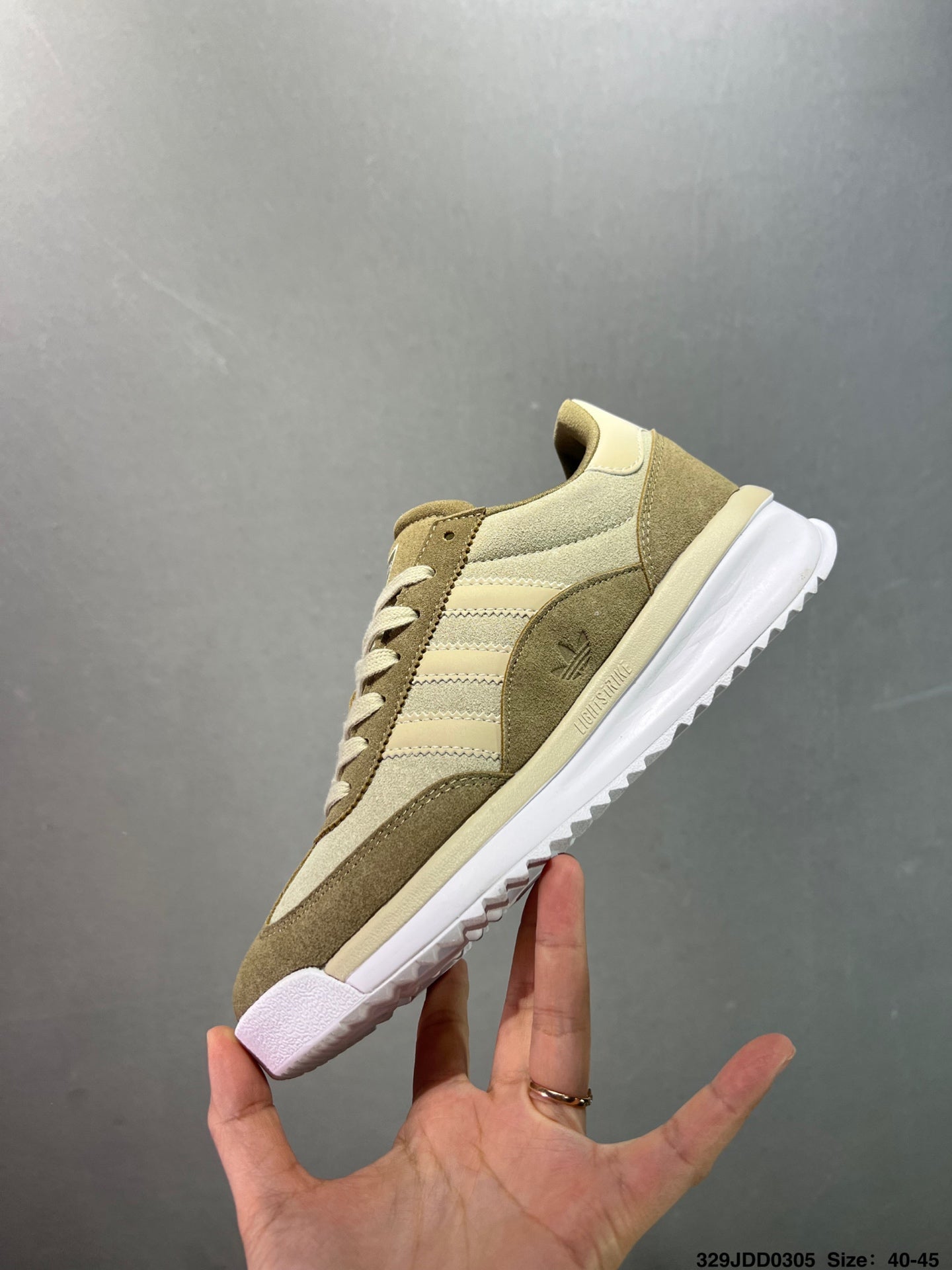 435ZA58ZDE Stylish shoes