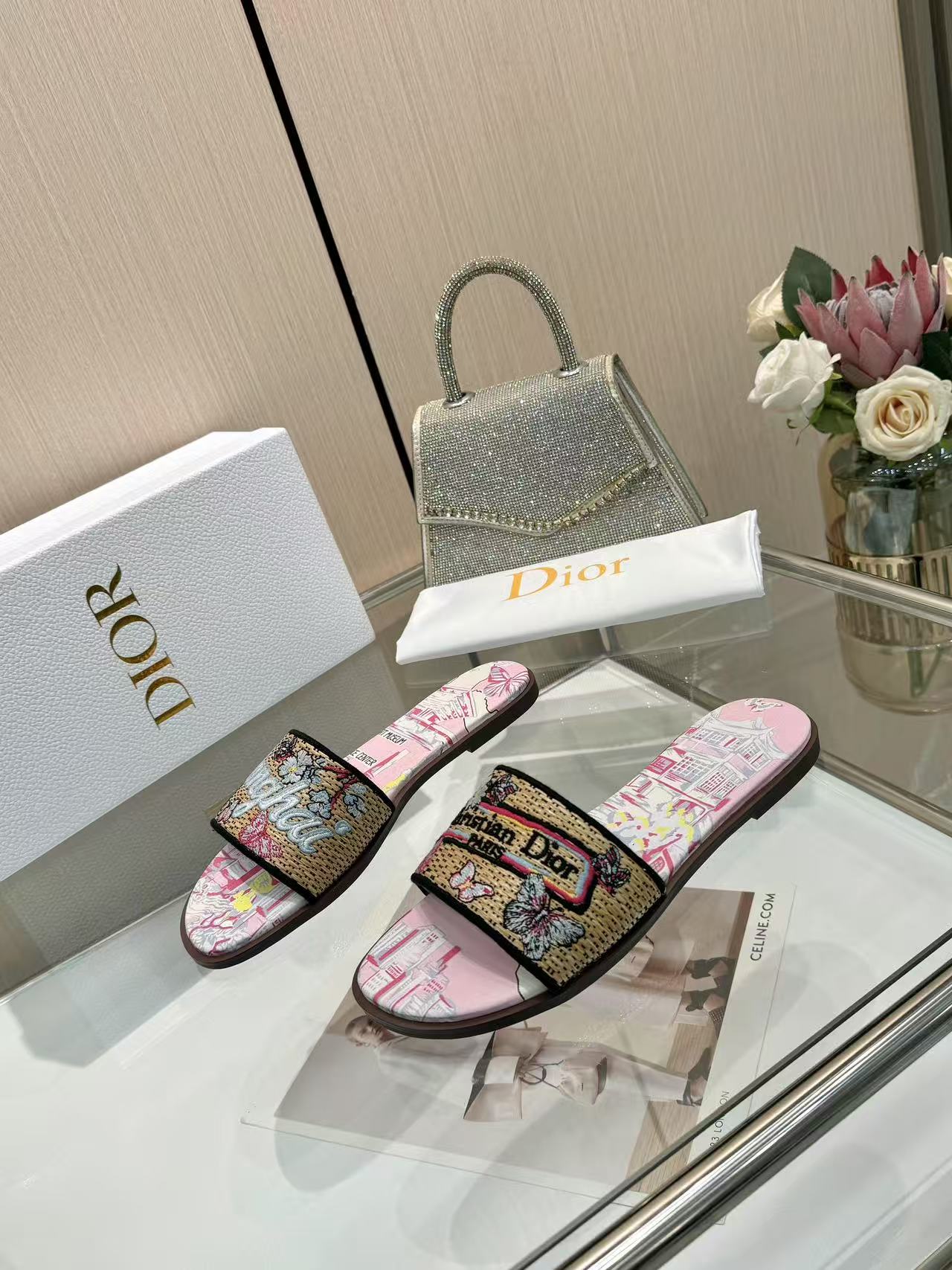 285ZD67ZDE Stylish Peather Slippers
