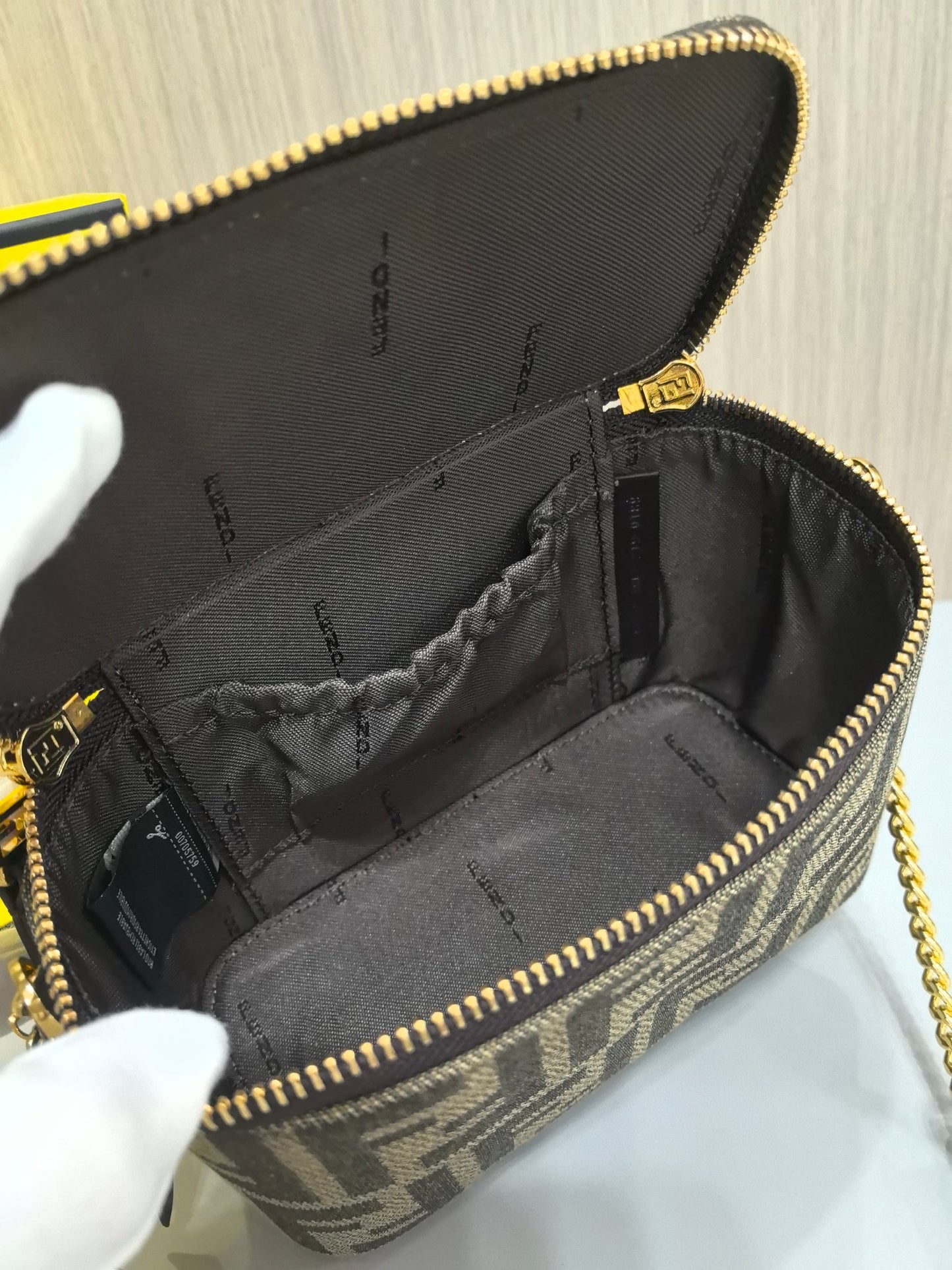 15RF59BDE Stylish leather bag