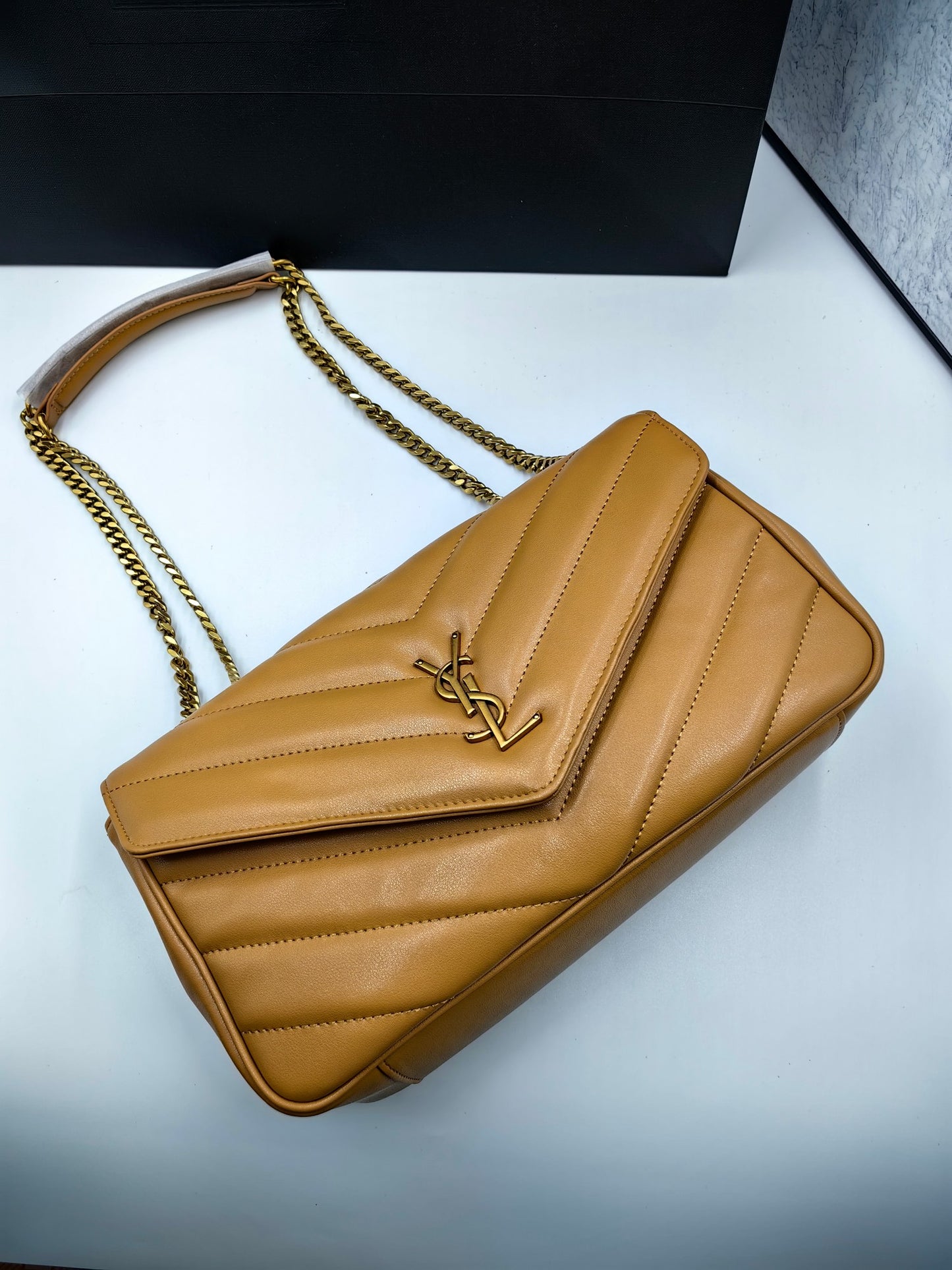 165NSL108BDE Stylish leather bag