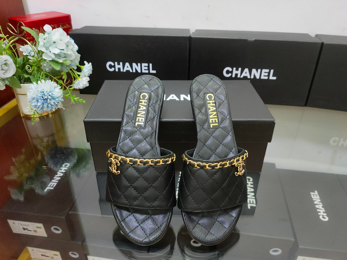14C29ZDE Stylish slippers