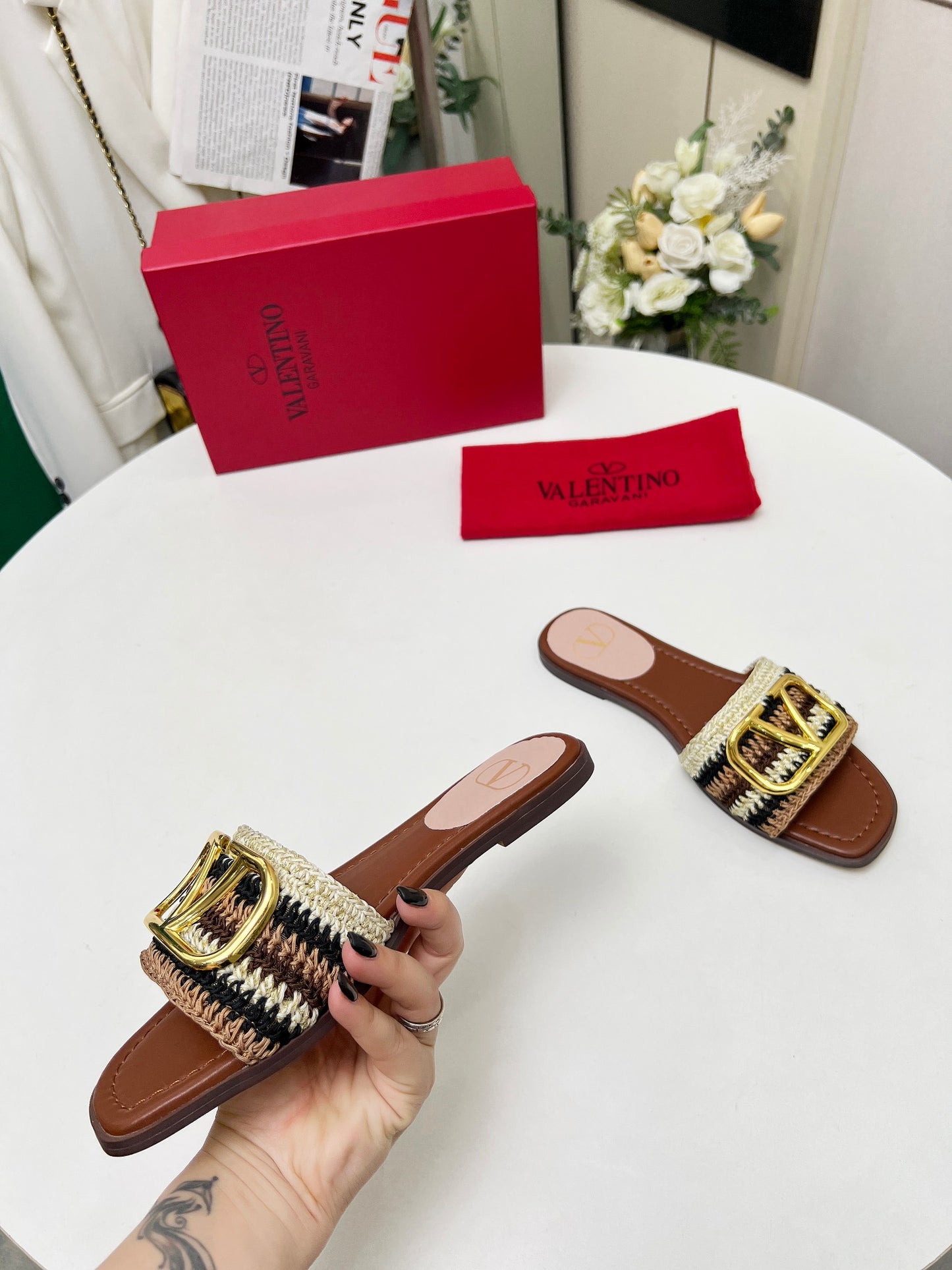 255QVL31ZDE Stylish leather Slippers