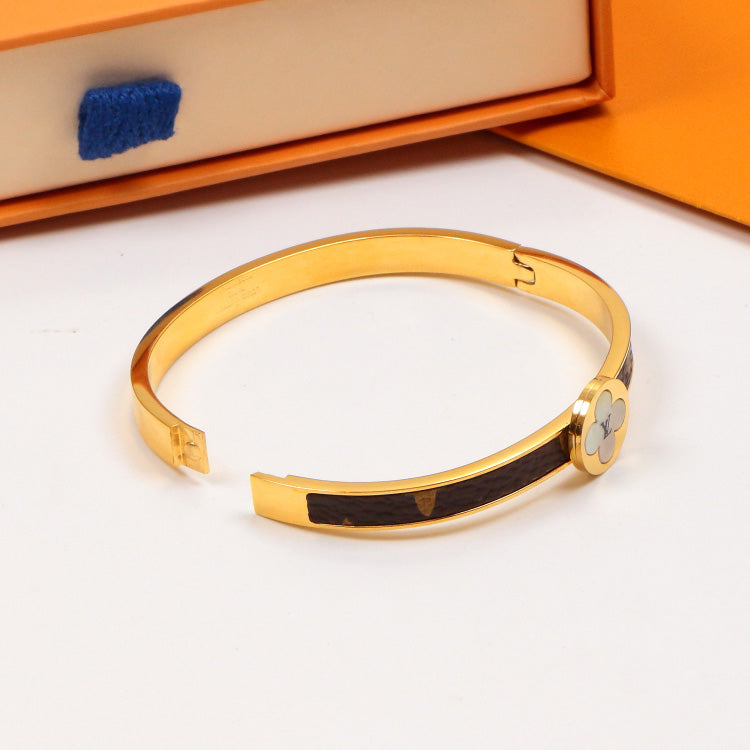 2E25KDE Stylish Bracelets