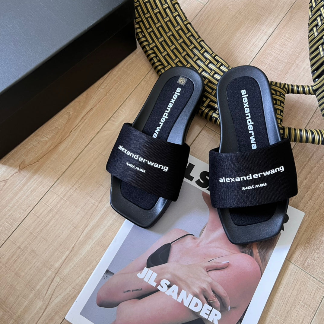 14A5ZDE Stylish Slippers