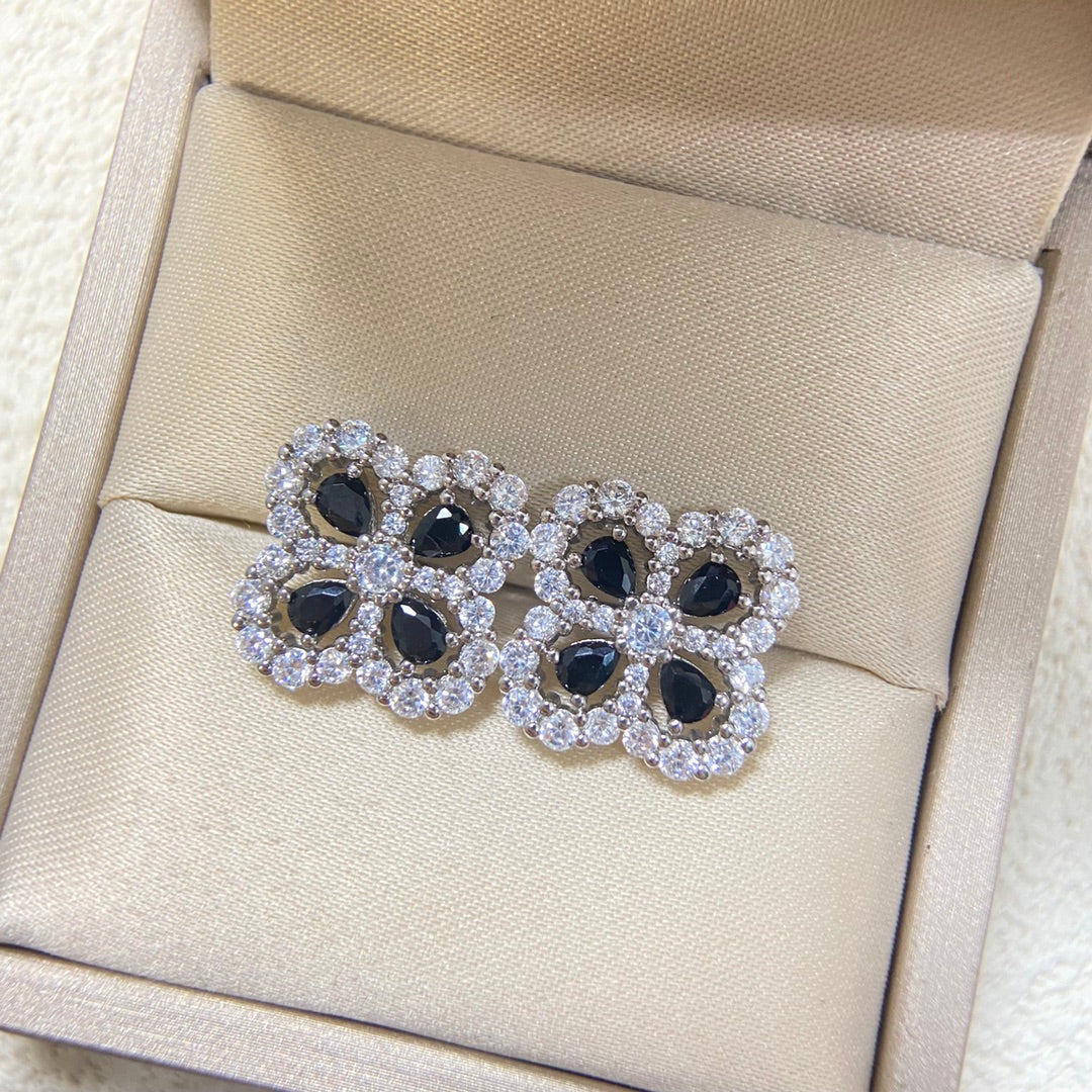 575RVA5EDE Stylish Earrings