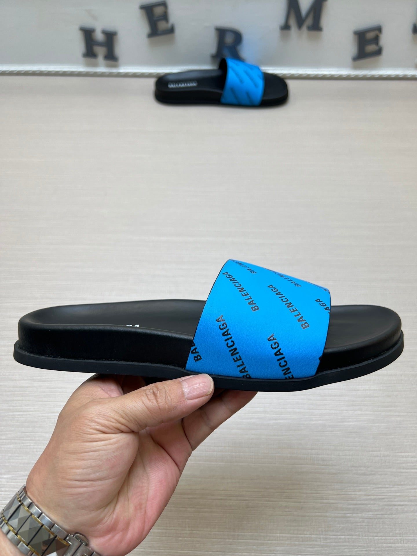 54J99ZDE Stylish slippers