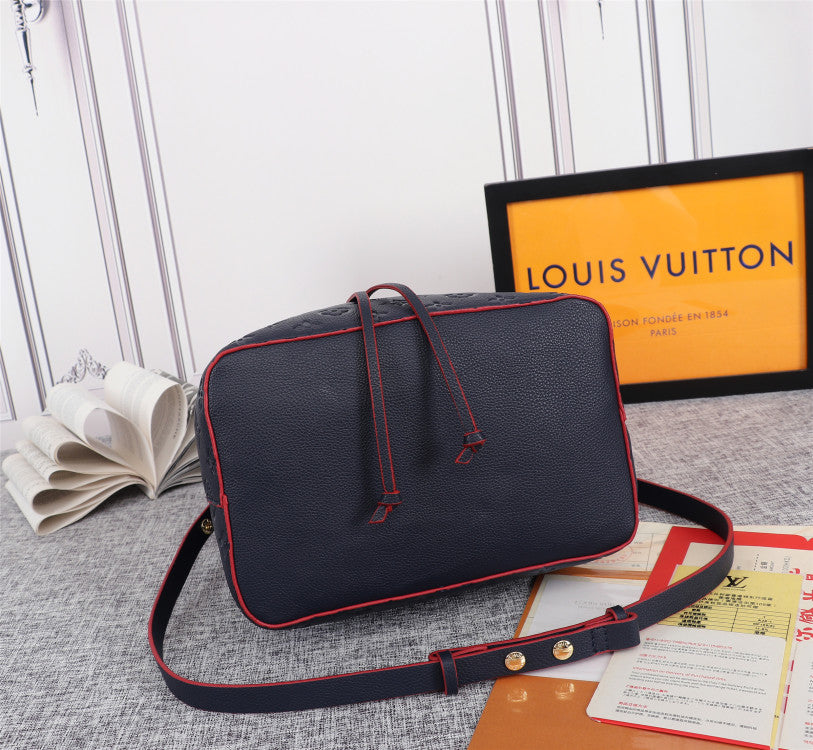 2XE60BDE Stylish leather bag