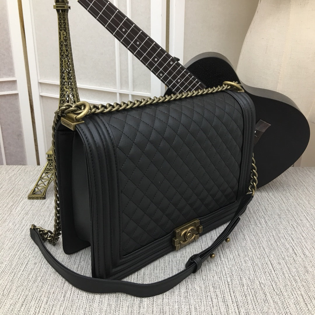 5C60BDE Stylish leather bag