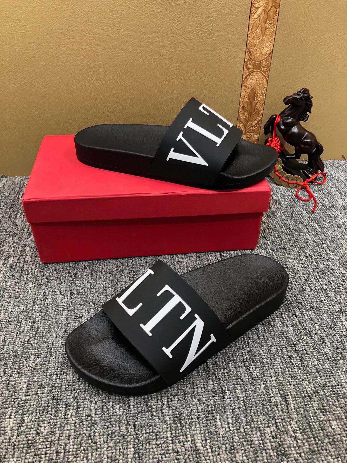 54VL52ZDE Stylish slippers