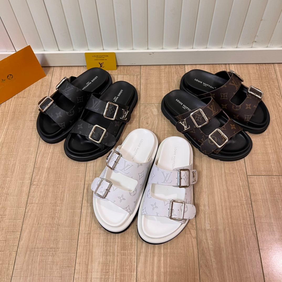 14E208ZDE Stylish Slippers