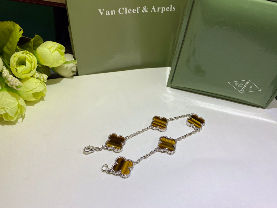 5XVA180KDE Stylish bracelets 5 flowers normal size1.5cm flower