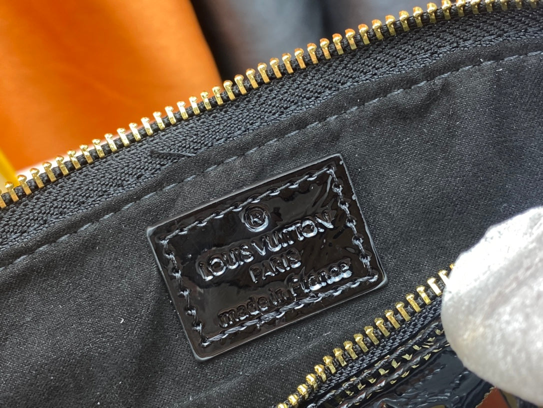 165NE97BDE Stylish leather bag