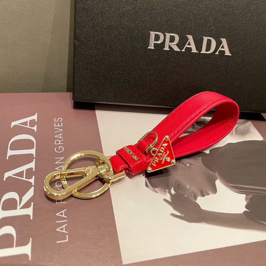 14PD55ADE Stylish key closure