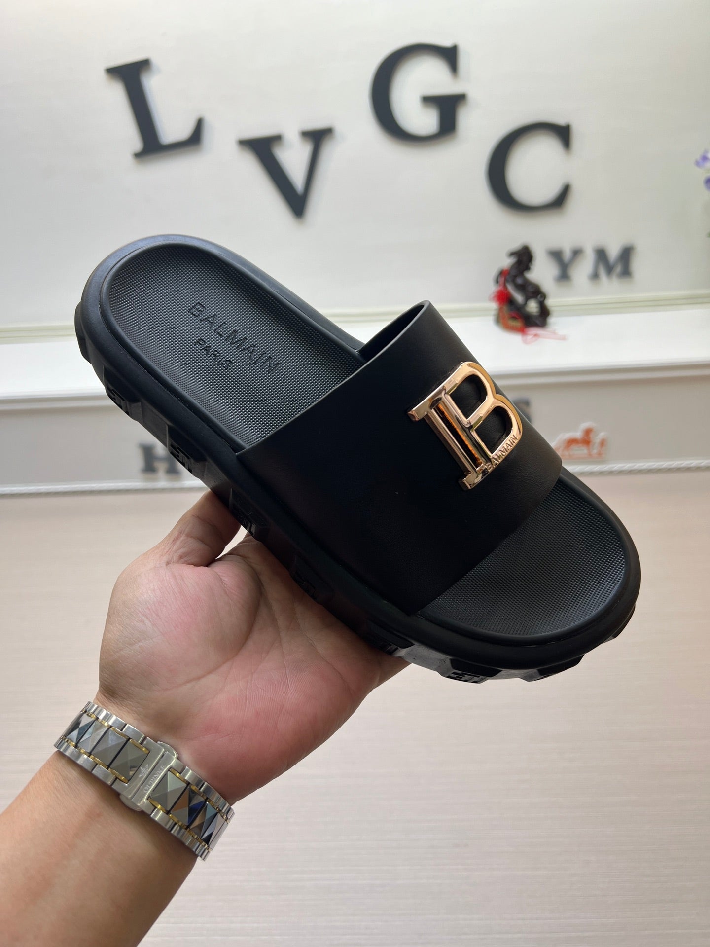 54A110ZDE Stylish slippers