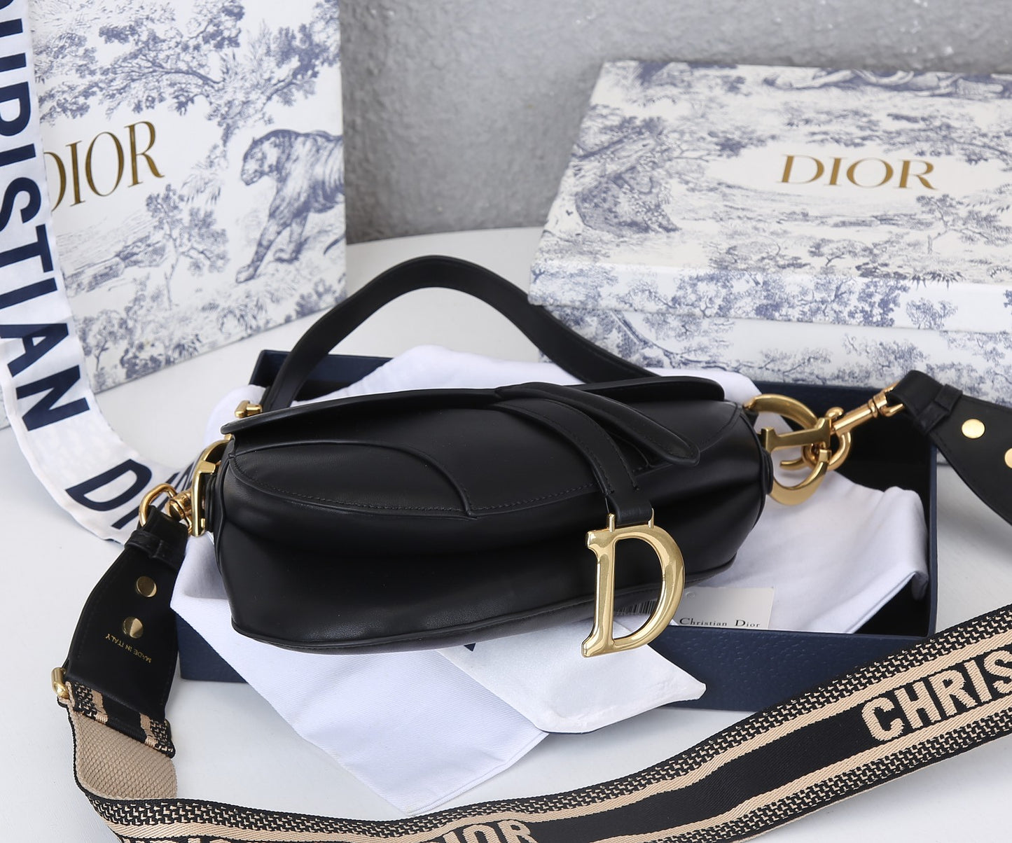 5D11BDE Stylish leather bag