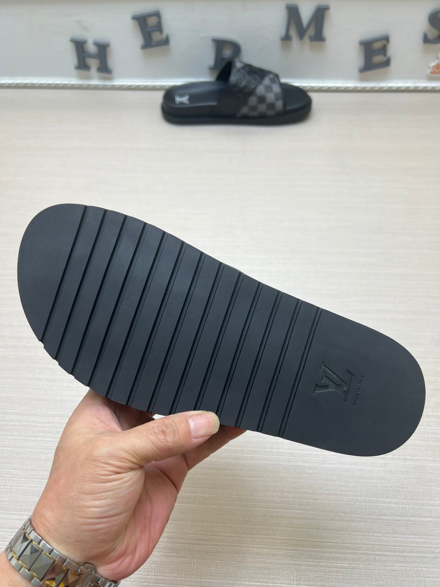 54E2ZDE Stylish slippers