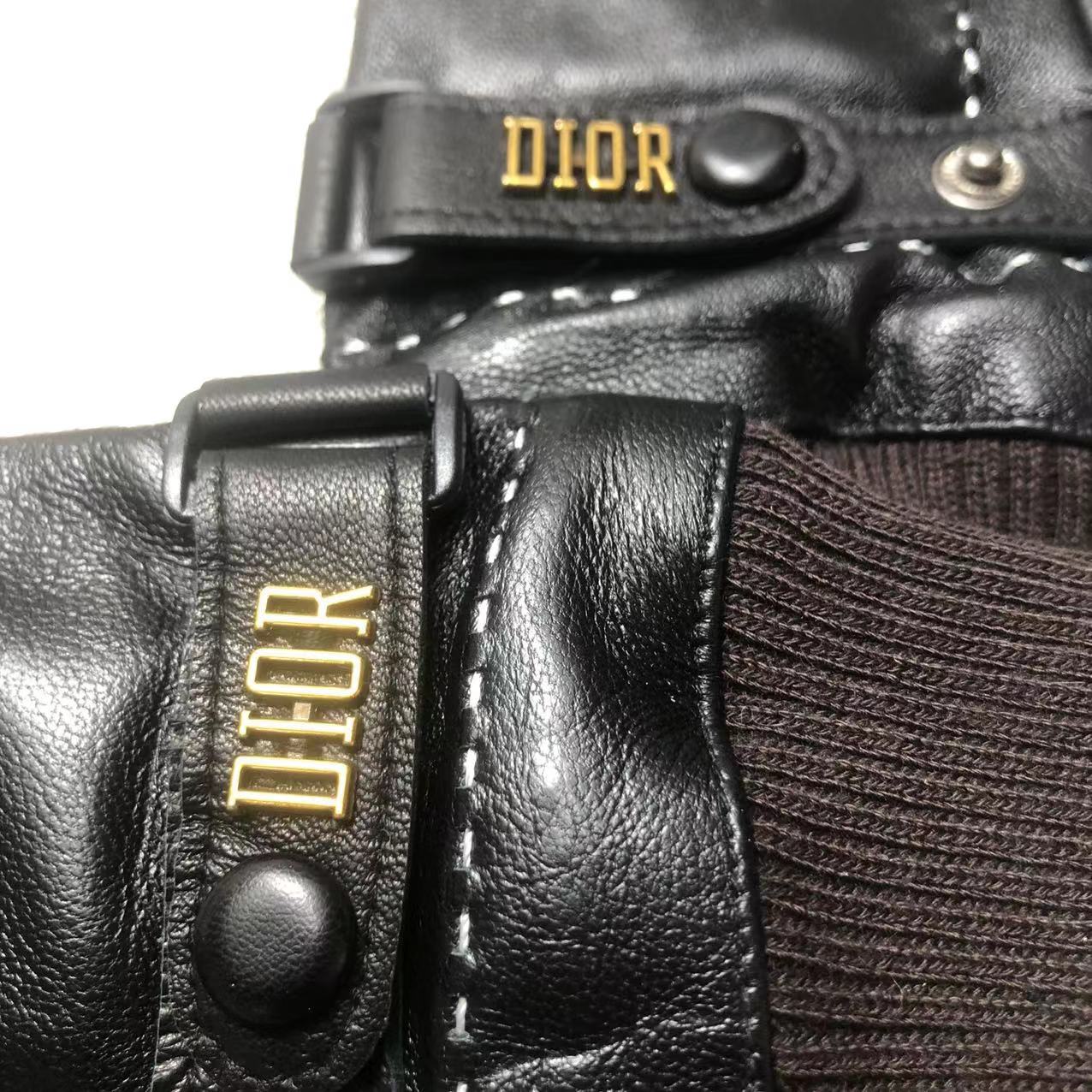 24D82SDE Stylish gloves