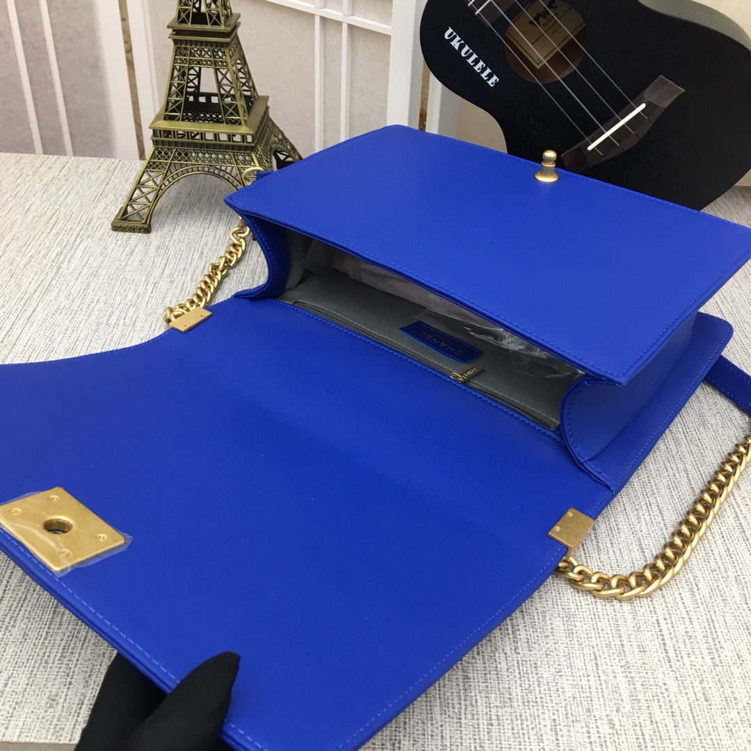 5C60BDE Stylish leather bag