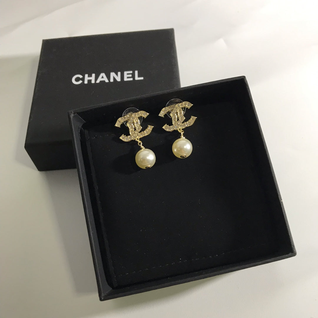 14C794EDE Stylish Earrings