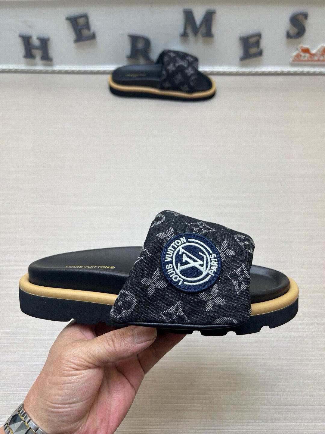 5QE7ZDE Stylish Slippers