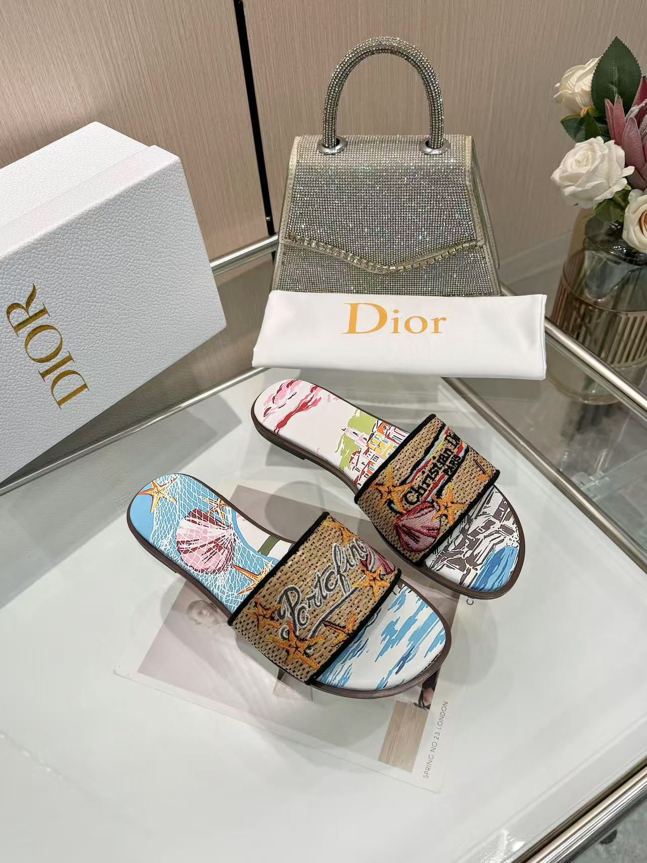 285ZD67ZDE Stylish Peather Slippers