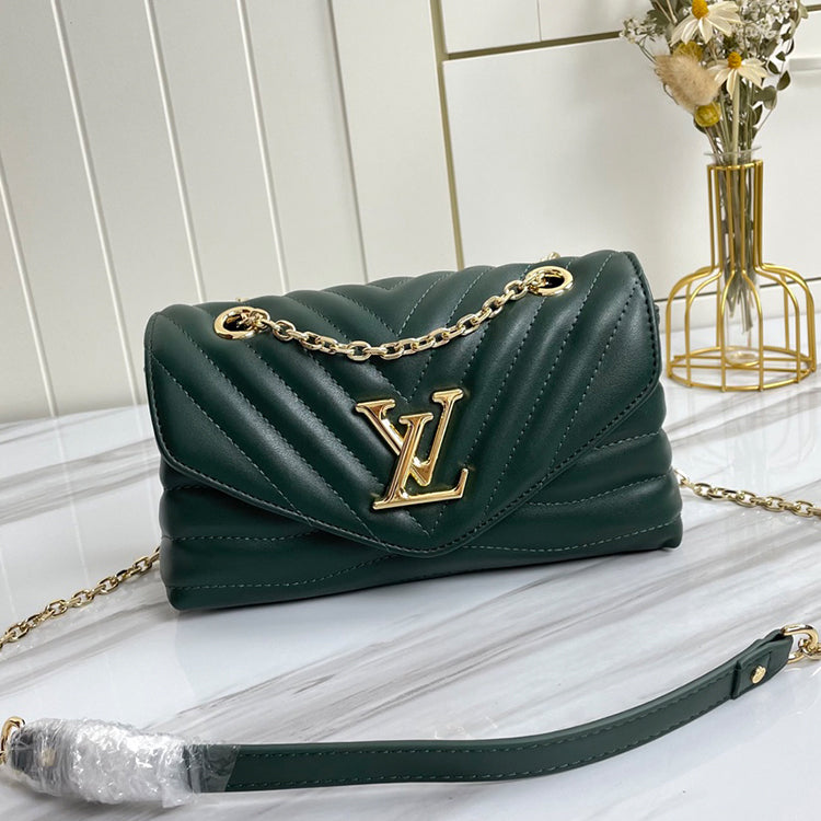 AE028BDE Stylish leather bag