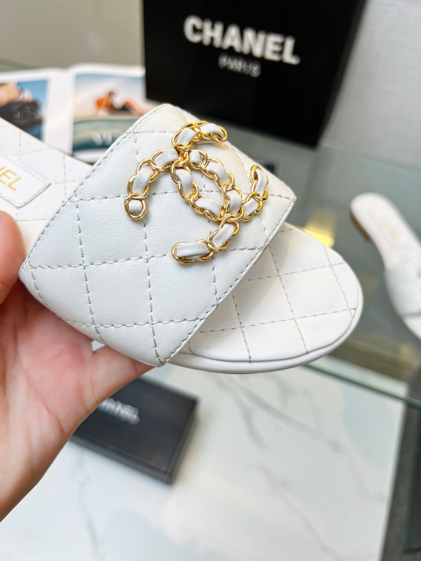 245RC12ZDE Stylish genuine leather slippers