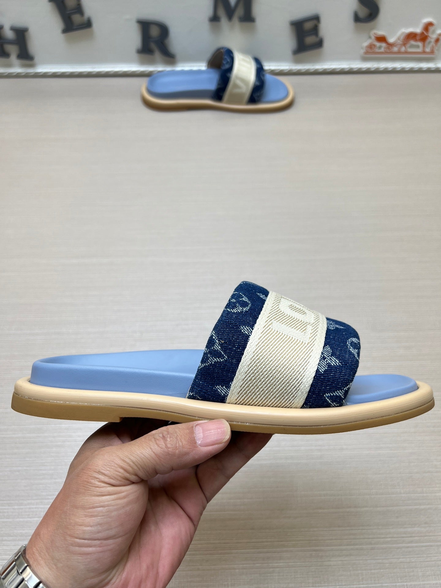 535ZE301ZDE Stylish Slippers