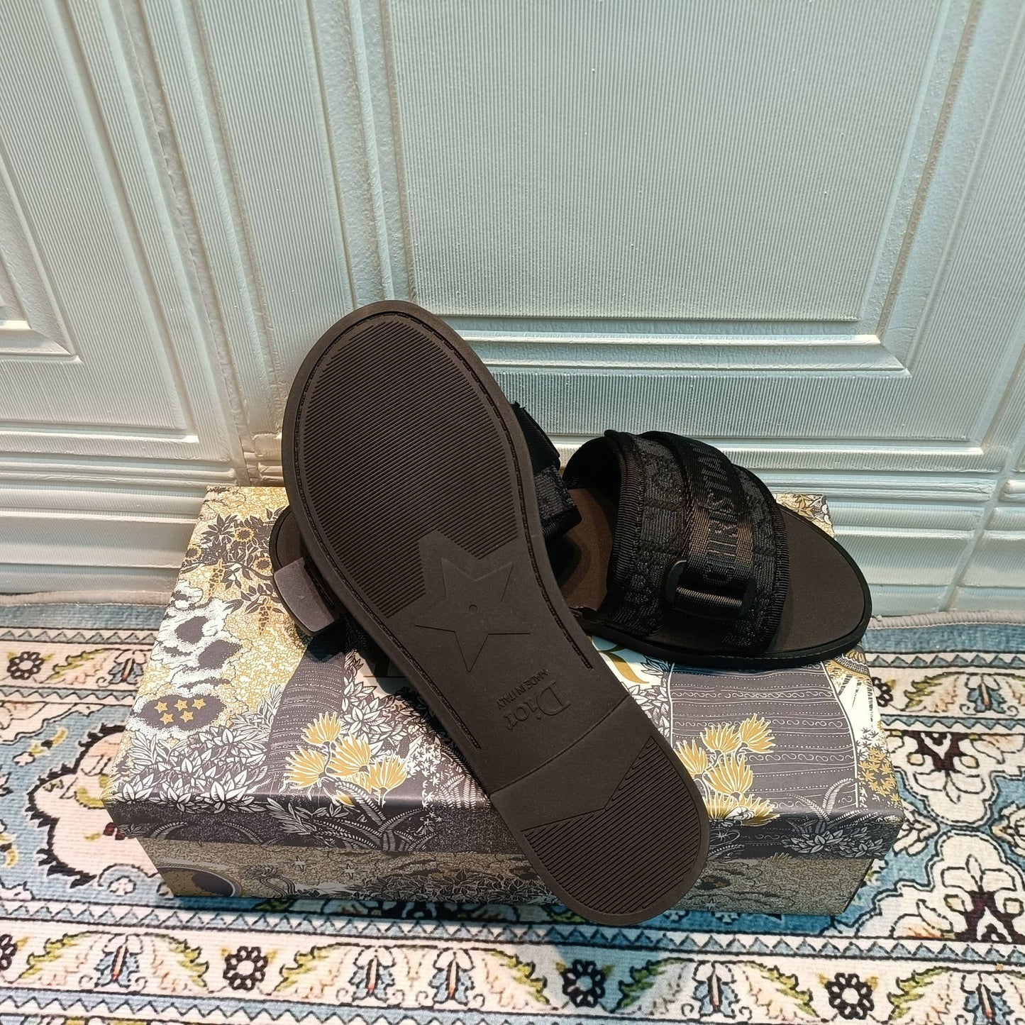 14D20ZDE Stylish Slippers