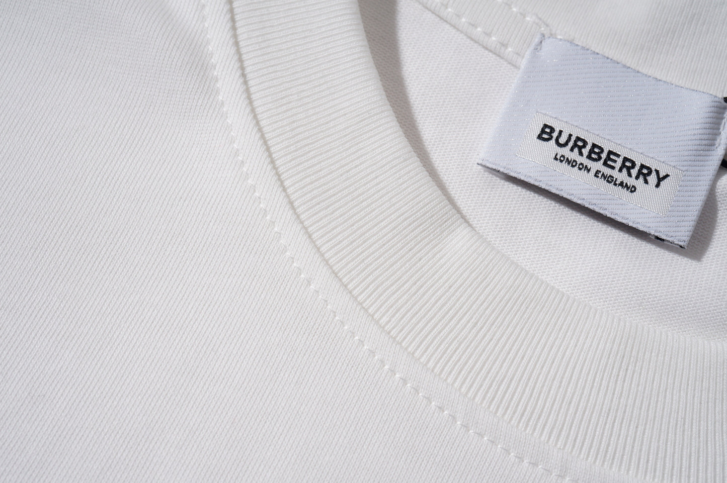 125WR23UDE Stylish T-shirts