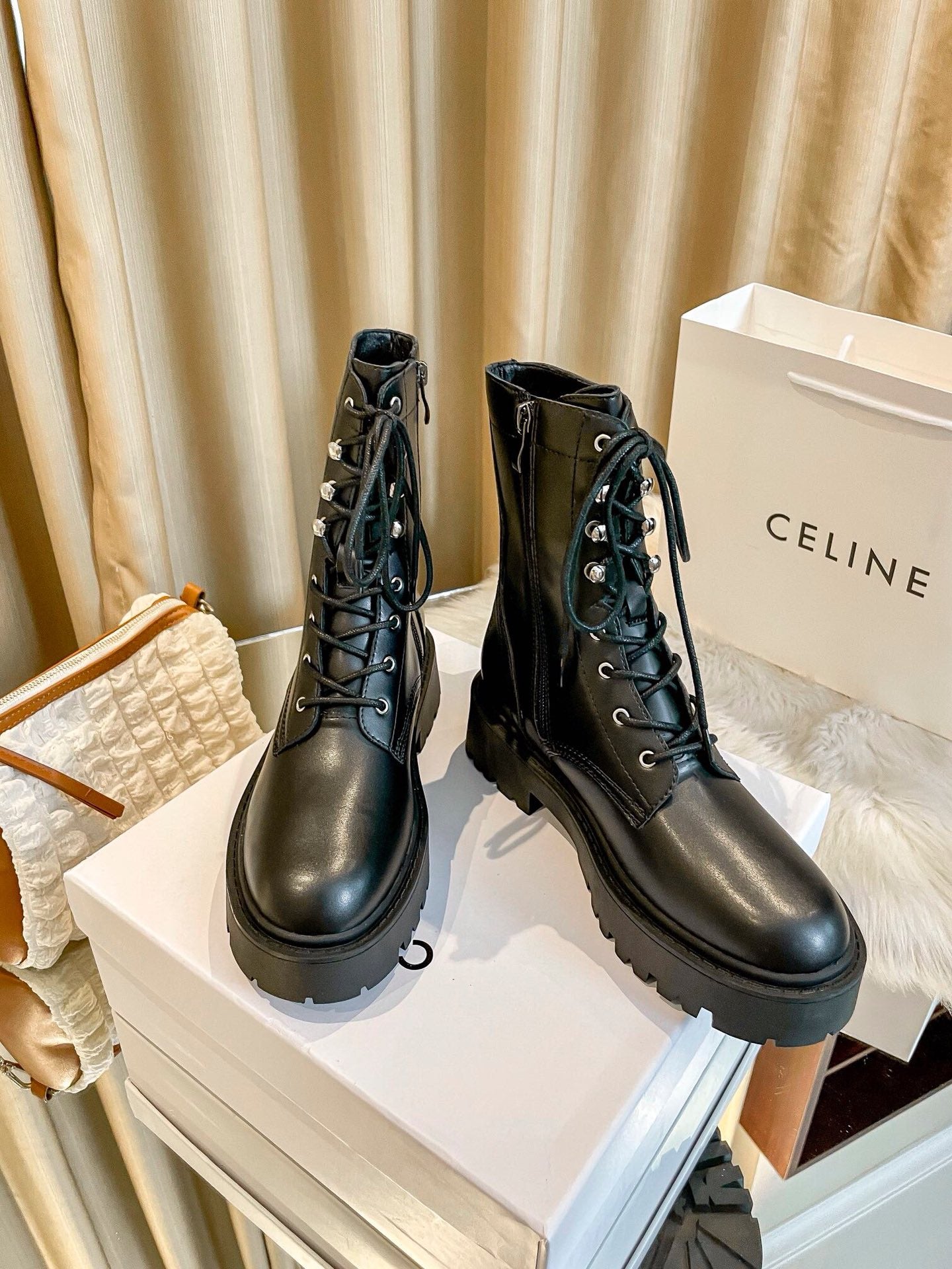 1JCL7ZDE Stylish leather boots