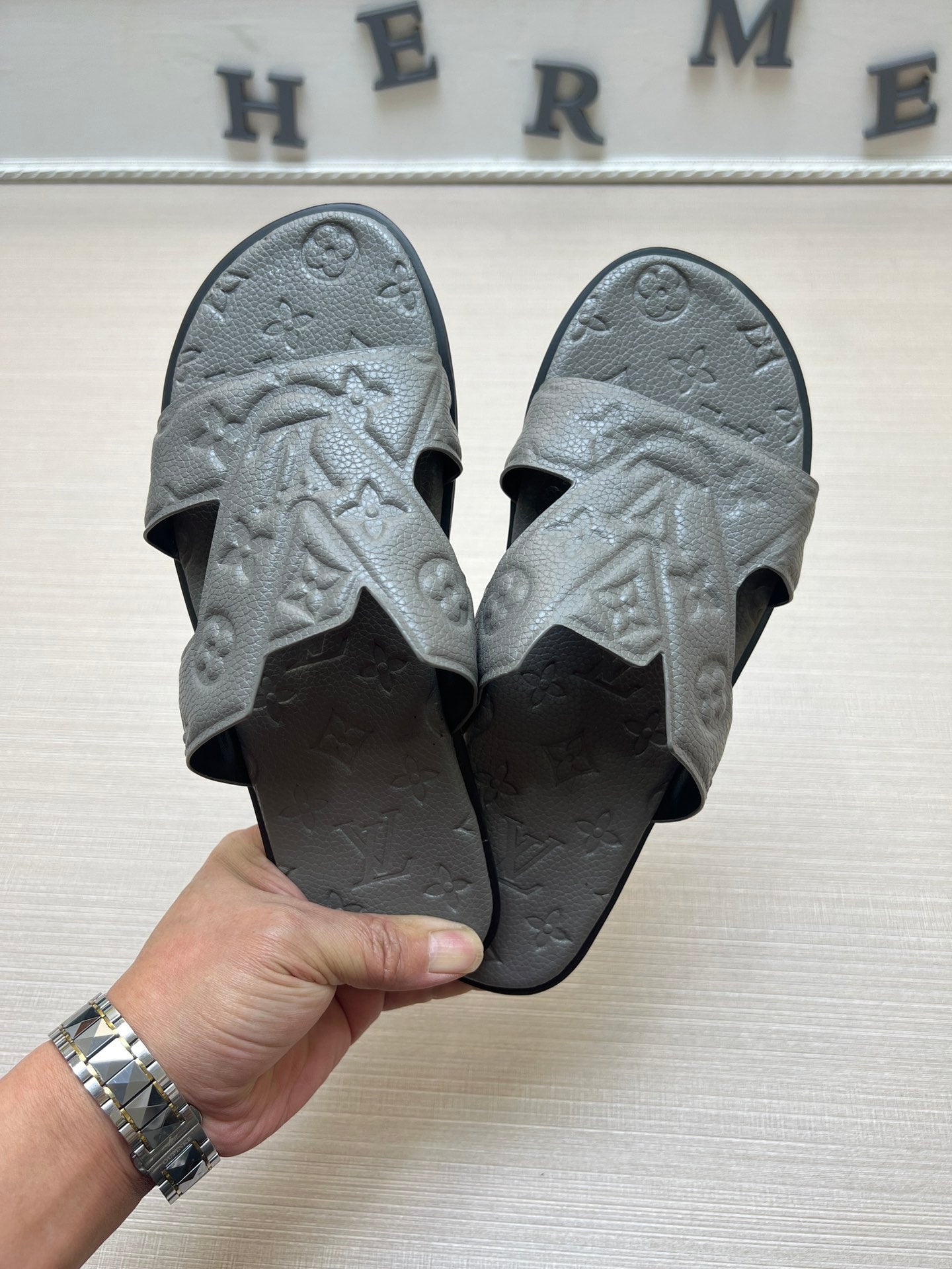 54E34ZDE Stylish slippers