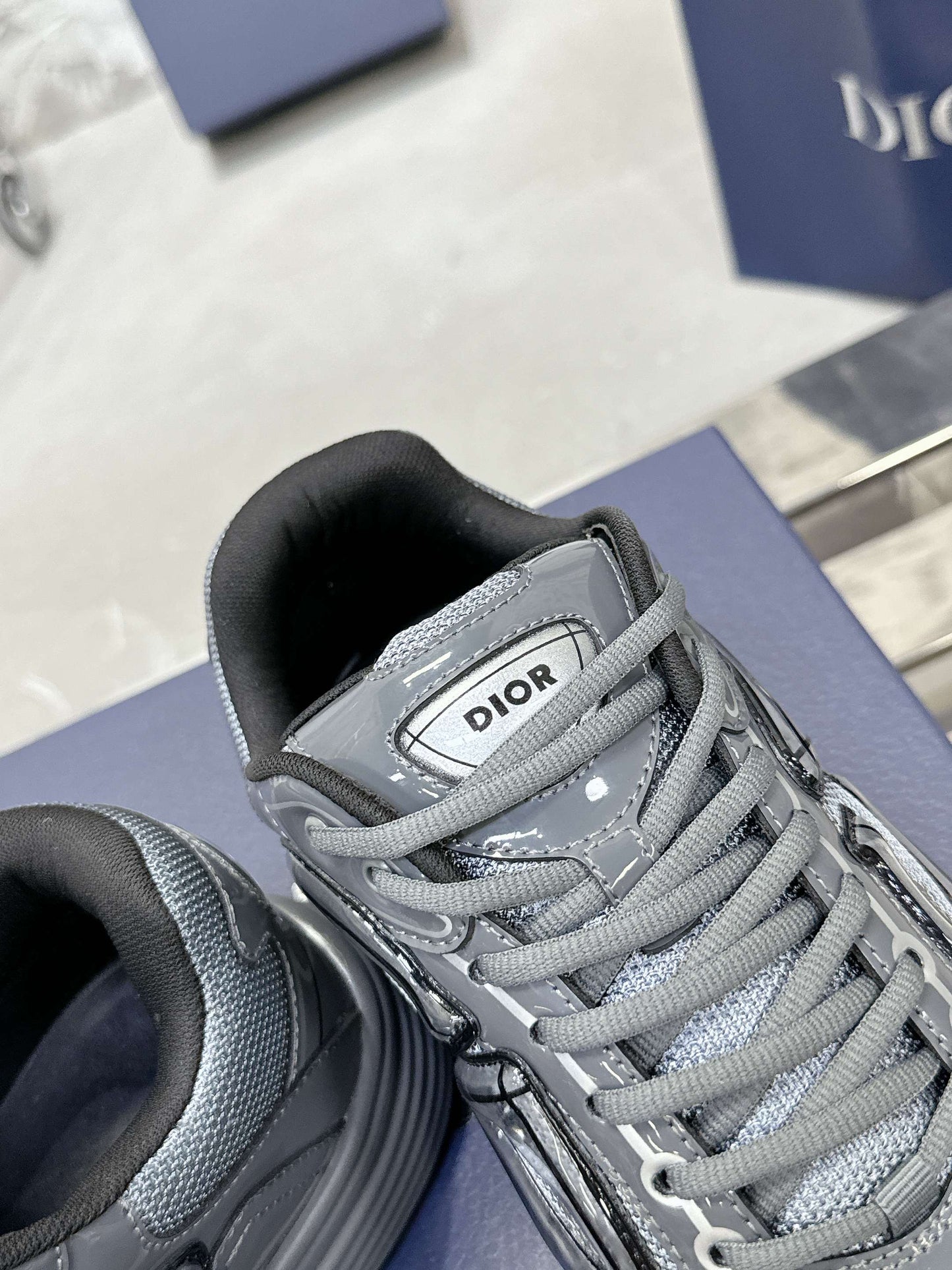 245RD2ZDE Stylish Sneakers