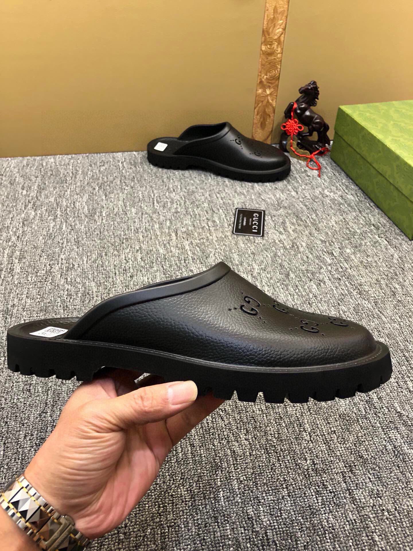 54B26ZDE Stylish slippers