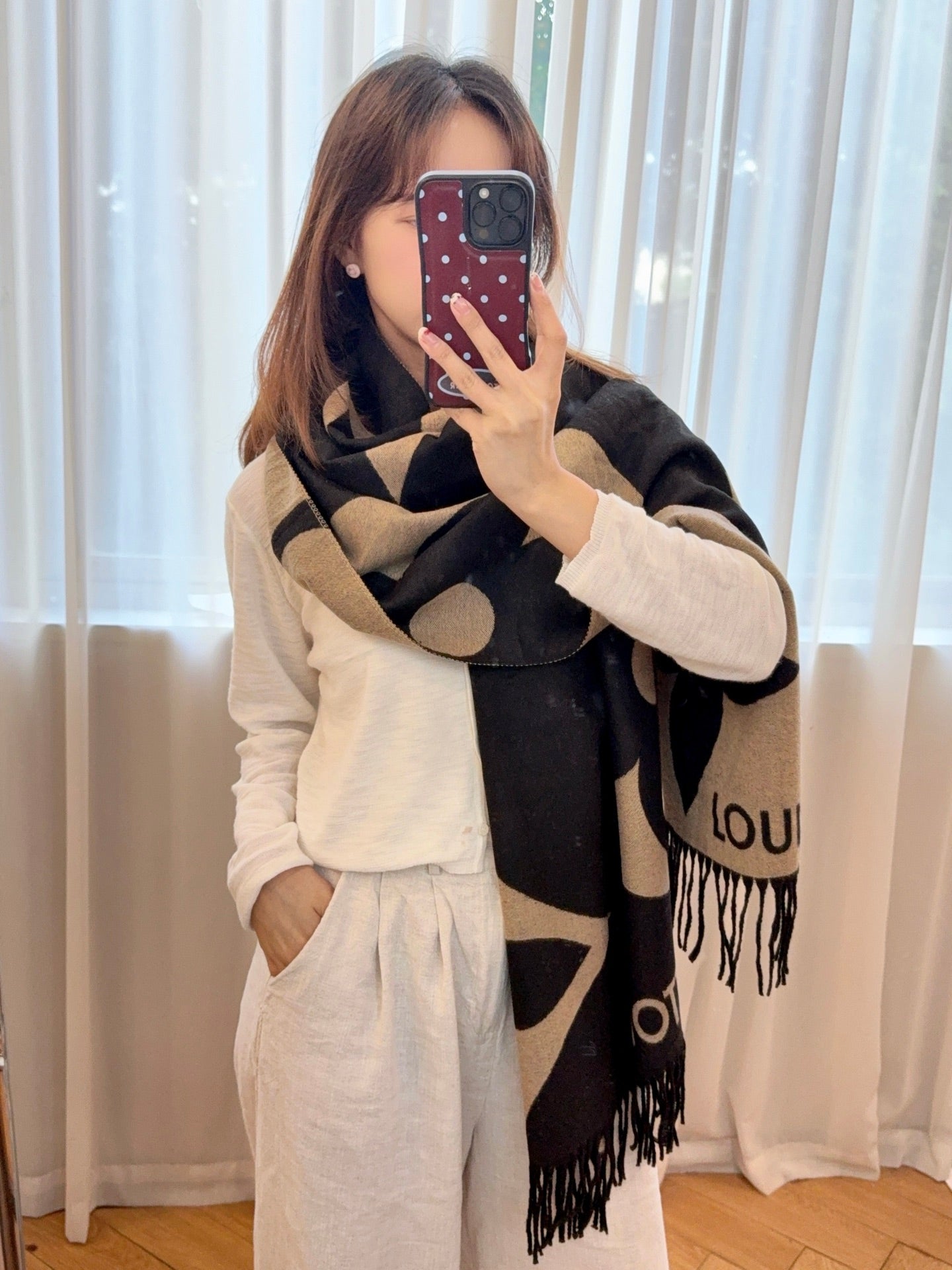 185ZE66WDE Stylish Winter Scarves