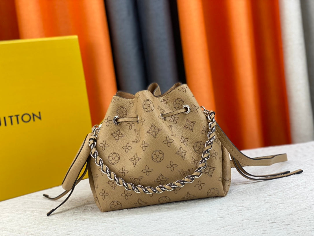 165NE98BDE Stylish leather bag