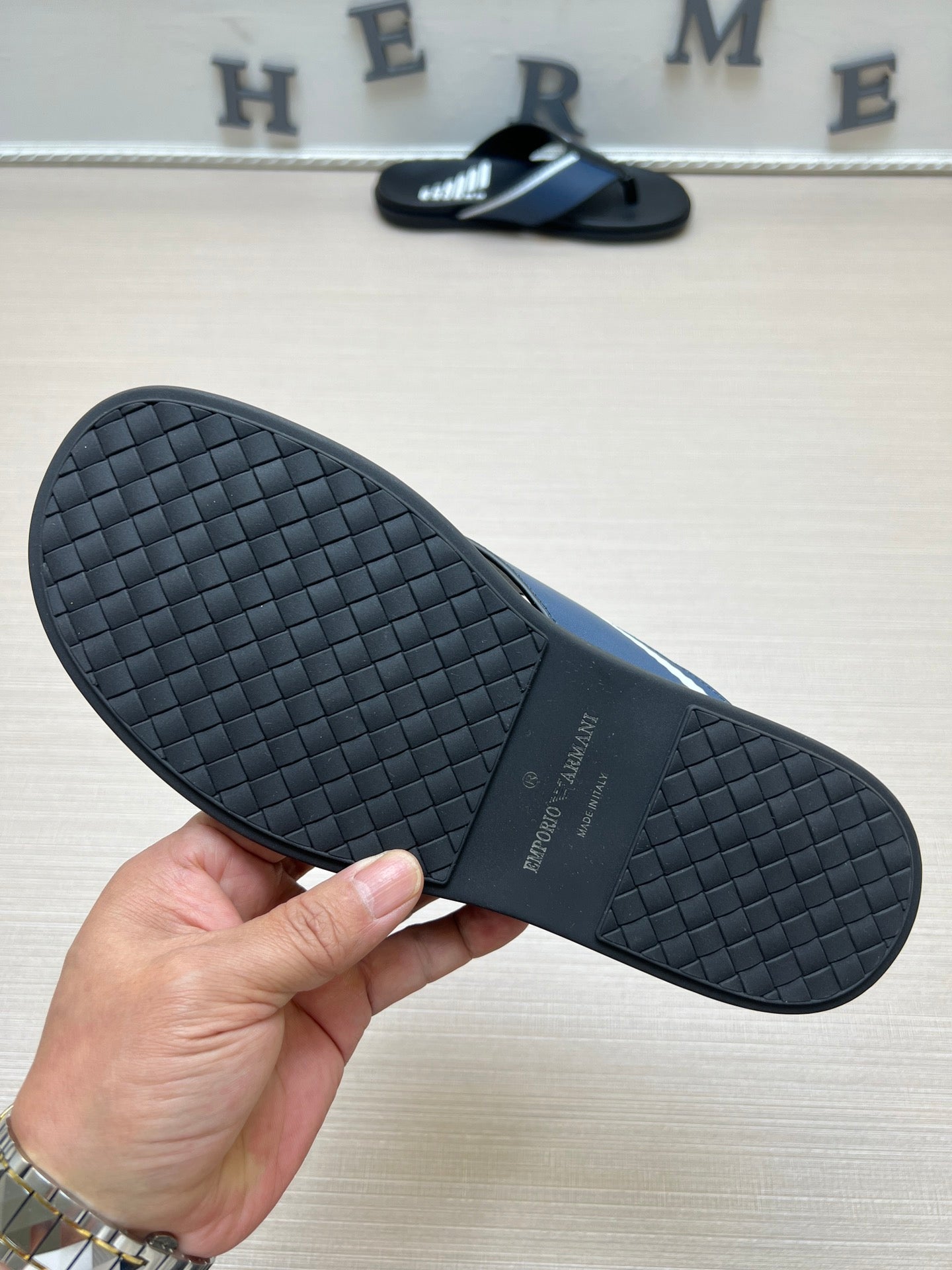 54A104ZDE Stylish slippers