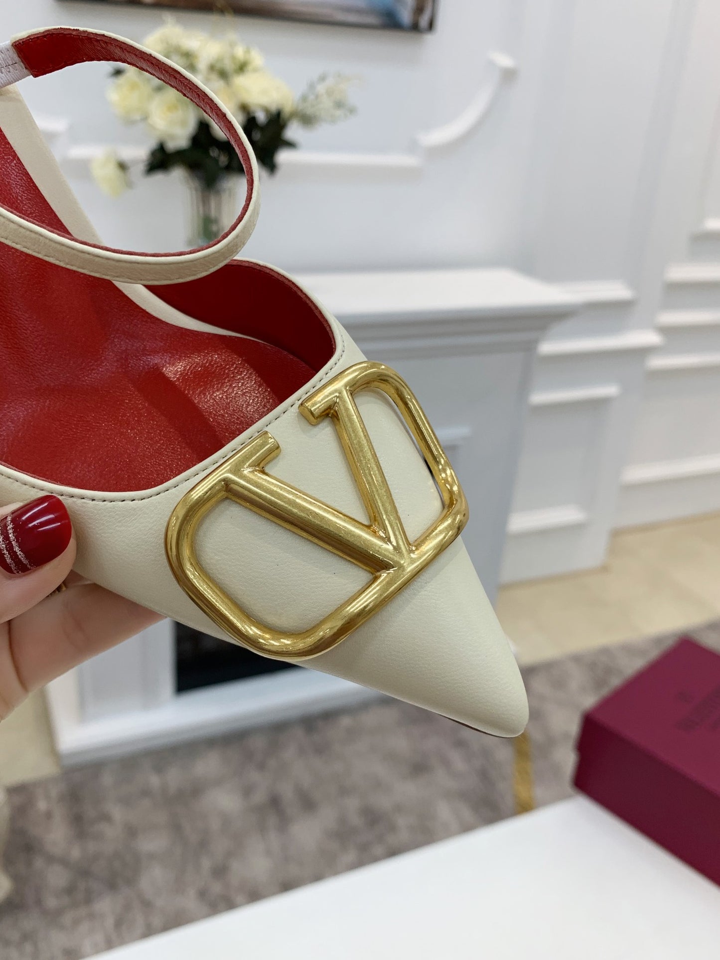 2YVL28ZDE Stylish leather High heels