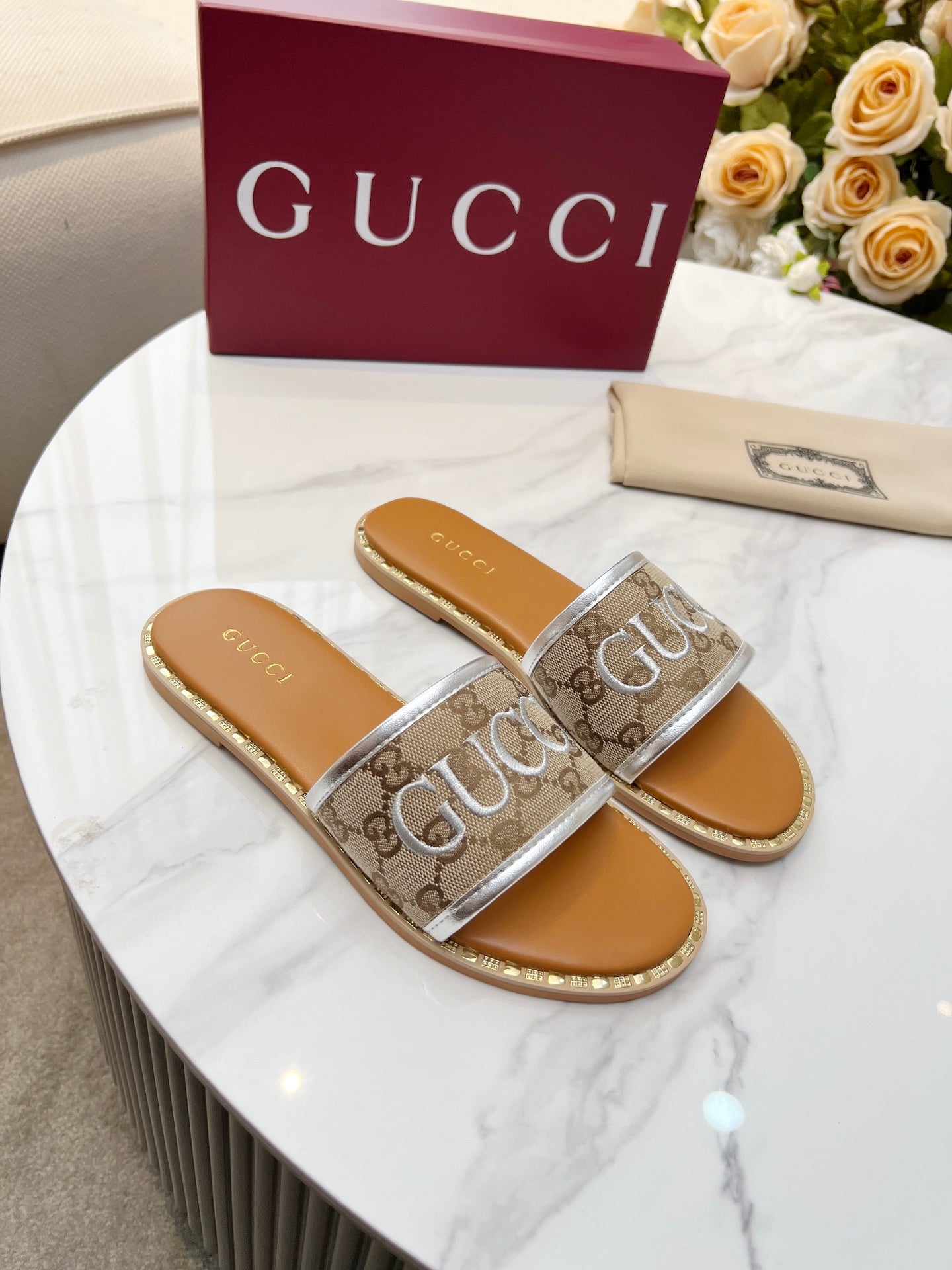 255QB29ZDE Stylish leather Slippers